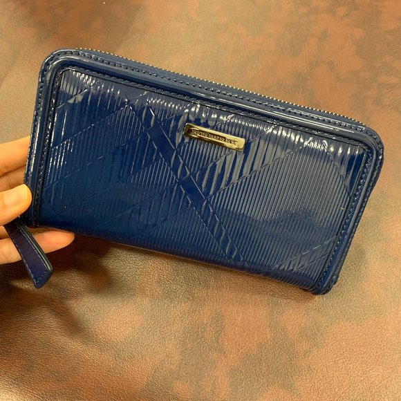 Authentic Burberry Leather Wallet - Picture 1 of 5